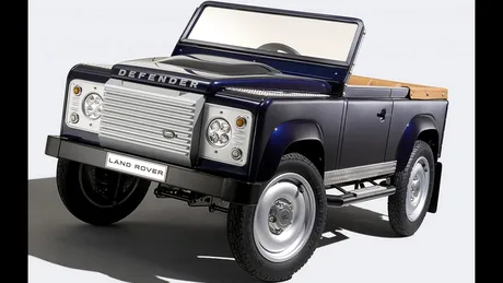 Cea mai tare maşinuţă cu pedale din lume e un Land Rover Defender. La preţ de Duster!