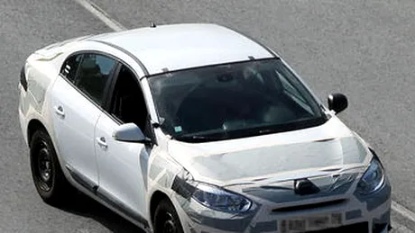 Renault Megane 3 Sedan - Primele poze spion