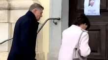 Klaus Iohannis nu mai arată așa cum îl știai. Cum s-a schimbat fostul președinte, după ce a demisionat