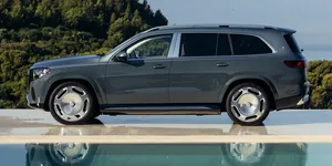 <span class='prepend'>Foto |</span> Mercedes prezintă noul Maybach GLS. Rivalul pentru BMW X7 vine cu un motor V8 îmbunătățit și sisteme de asistență noi