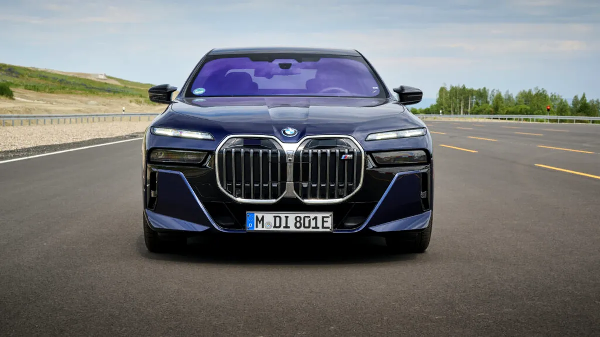 Începând cu 2024, BMW Seria 7 se va conduce de unul singur. Clienții vor putea opta pentru sistemul de condus automatizat
