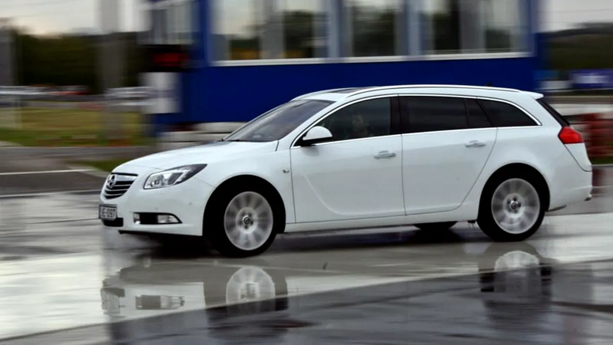 Opel Insignia 4x4 în poligon