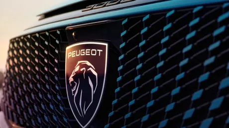Peugeot prezintă interiorul viitorului SUV E-5008. Noul model folosește un ecran de 21 de inch - VIDEO