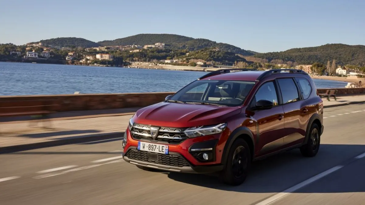 VIDEO: Spaniolii au supus noua Dacia cu șapte locuri la testul elanului. Cum s-a descurcat modelul românesc?