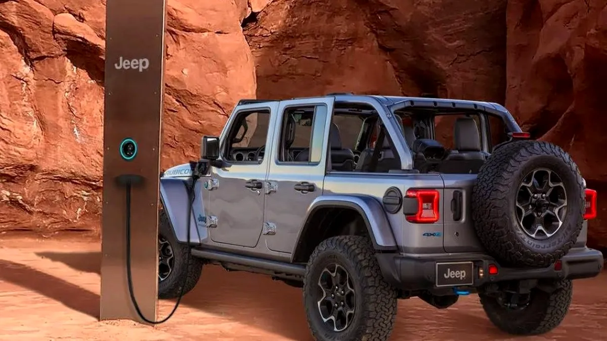 Monolitul din Utah, folosit de Jeep pentru promovare