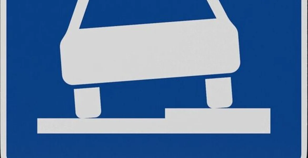 Codul Rutier 2024: Este legal să parchezi mașina jumătate pe trotuar, jumătate în stradă?