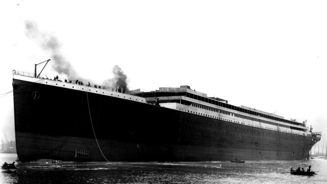 2-titanic-launched-at-belfast 