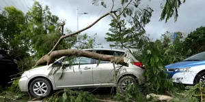 Vremea extremă poate avaria mașina în câteva minute. Ce acoperă asigurarea CASCO