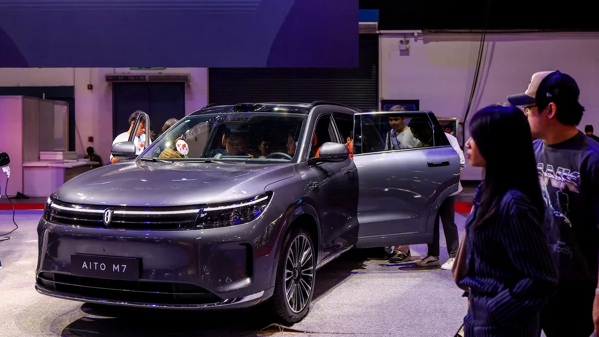 Toaletă la volan: Un producător chinez de EV-uri a brevetat o toaletă ascunsă sub scaunul mașinii