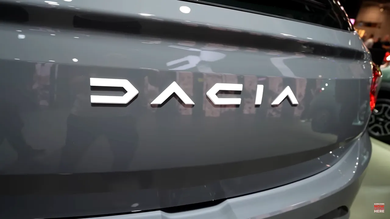 dacia-sandero-primeste-o-noua-infatisare-modelul-romanesc-capata-noua-identitate-dacia 2 