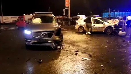 Accident grav în Bucureşti. Trei poliţişti şi un jandarm au ajuns la spital - VIDEO