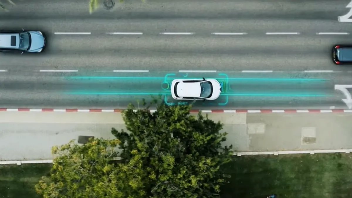 VIDEO | Cum arată prima autostradă „electrică” din Franța, care încarcă bateriile mașinilor în mers