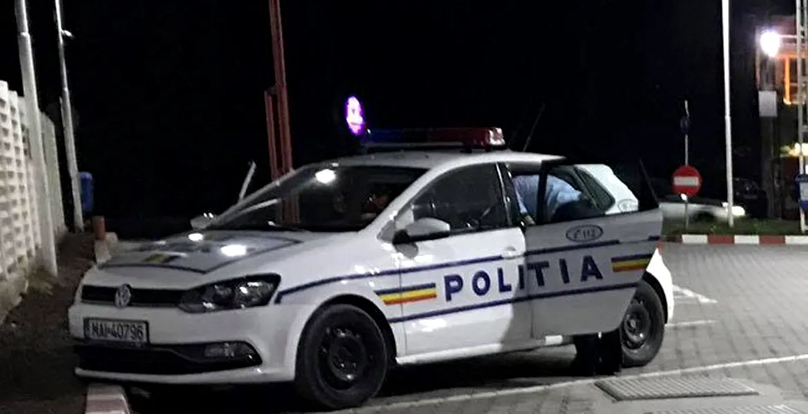 Percheziţii la persoane bănuite că furau bunuri din maşini după ce le înţepau roţile