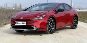 Hibridele Toyota sunt mai fiabile decât mașinile pe benzină, susține un mecanic cu experiență