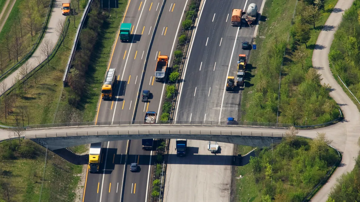 Pleci cu mașina în vacanță în Germania? Iată cinci reguli pe care trebuie să le știi înainte de a merge pe Autobahn