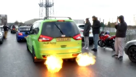 Ford Galaxy, transformat într-un hot-MPV aruncător-de-flăcări [VIDEO]