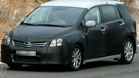 Toyota Auris Verso - poze spion
