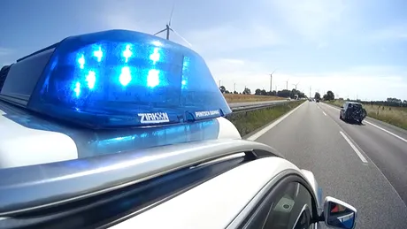 Cum reacţionează şoferii germani, la trecerea unei ambulanţe - VIDEO