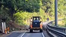 Cad pietre pe Valea Oltului: traficul a fost restricționat marți seara pe DN 7