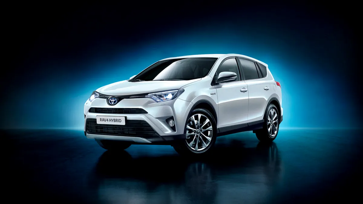 Toyota RAV4 facelift: propulsie hibridă şi o faţă schimbată