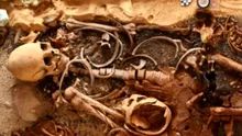 18 morminte din Egiptul Antic, cu zeci de limbi de aur, descoperite pe coasta Mării Mediterane