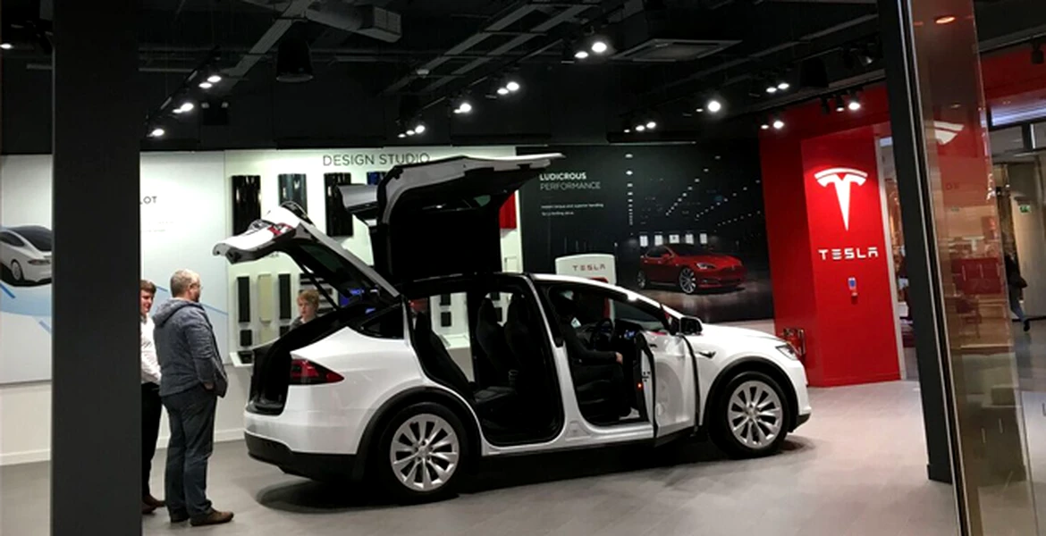 Tesla Model 3 va avea o versiune 4X4, cu două motoare