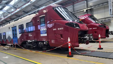 Foto / Două noi trenuri electrice Alstom intră pe șinele din România. Pe ce rute vor circula