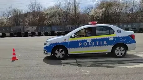 Cum sunt instruiți polițiștii pentru a conduce în misiuni de urgență