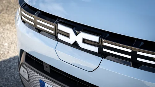 Noua Dacia Spring va fi lansată în septembrie. Presa britanică: Va fi mai ieftină, dar mai dotată și cu un portbagaj mai mare