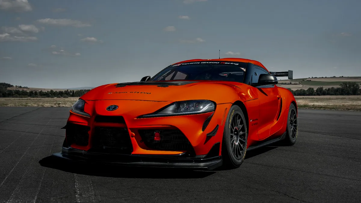 Toyota dezvăluie noul GR Supra GT4 EVO, un model destinat competițiilor