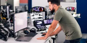 Divizia de inginerie a Porsche din România aniversează 10 ani de activitate. Anunță intrarea în zona de cercetare maritimă