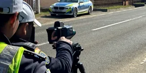 Un bărbat a fost prins beat de trei ori în patru ore. Prima dată era pe bicicletă, apoi a urcat de două ori la volan