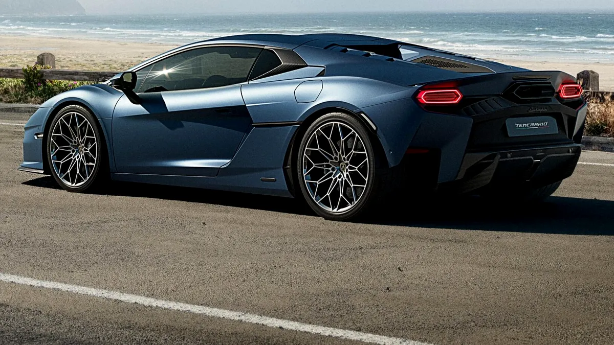 Top 10 cele mai scumpe mașini înmatriculate în România în aprilie 2026. Cât costă cel mai scump Lamborghini?