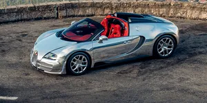 <span class='prepend'>Foto |</span> Bugatti a restaurat un Veyron Grand Sport Vitesse unicat, cu o caroserie din aluminiu cu finisaj oglindă