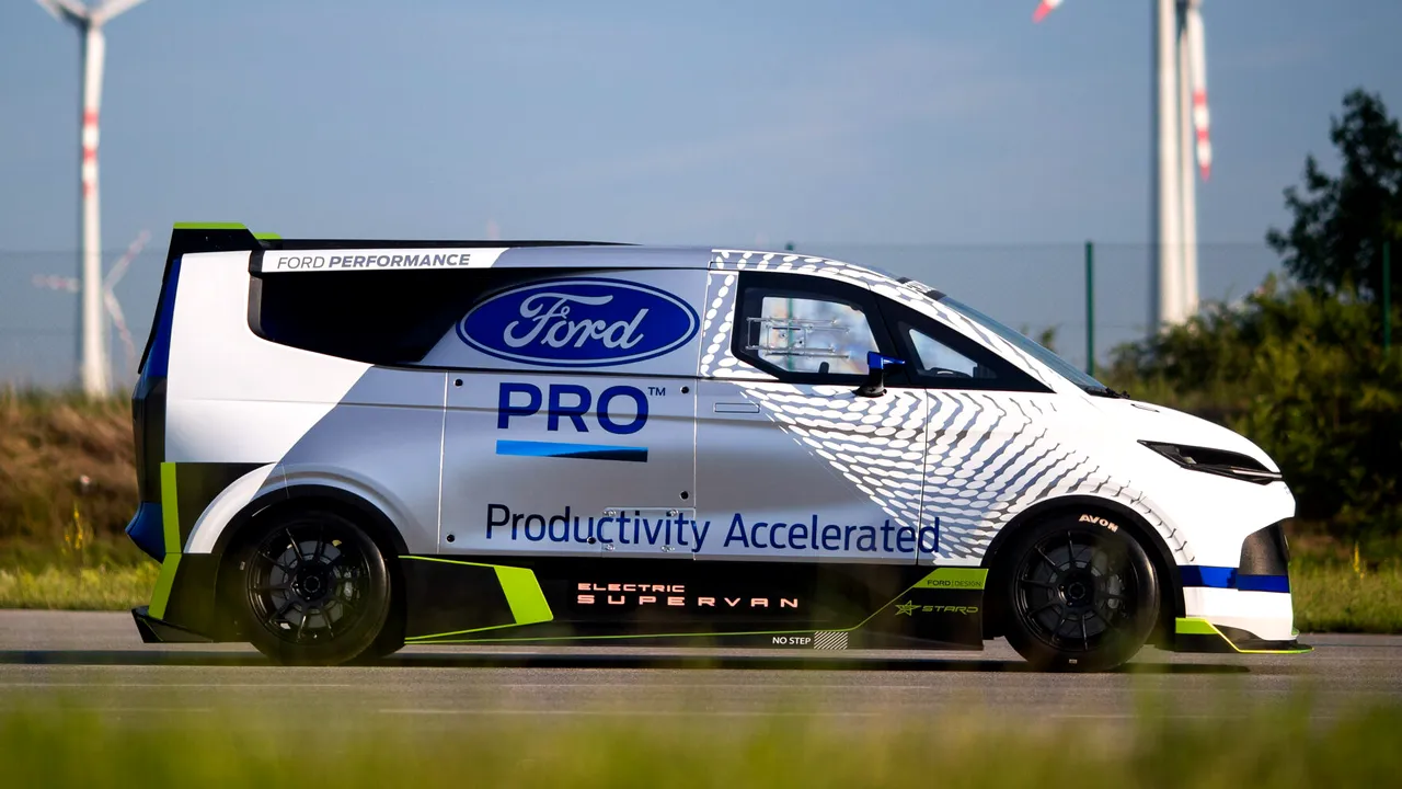 ford-prezintă-conceptul-pro-electric-supervan-2000-cp-și-0100-kmh-în-mai-puțin-de-2-secunde 