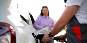 Nereguli în benzinării: ANSVSA suspendă activitatea a două unități și dă amenzi de peste 218.000 de lei