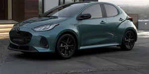 <span class='prepend'>Foto |</span> Mazda aduce actualizări sub-compactului Mazda2 hibrid. Fratele de platformă al Toyota Yaris vine cu mai multe dotări în standard