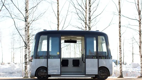 Primul autobuz robot din lume a fost introdus în serviciul de transport public în martie 2019