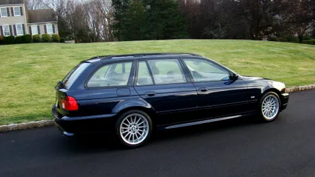 Se vinde un BMW Seria 5 Touring din 2001. Așa arată un break care nu îmbătrânește niciodată