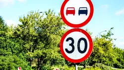 Limitele de viteză de 30 km/h reduc mortalitatea rutieră în trei sferturi din orașele europene care le-au adoptat