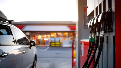 Șoferii ar putea plăti mai mult pentru motorină de la 1 octombrie. Un plin ar costa cu 42 de lei în plus
