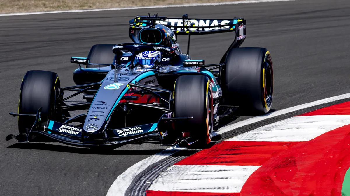 | George Russell, pole position pentru cursa de sprint din China. Piloții Red Bull au obținut doar locurile 8 și 10