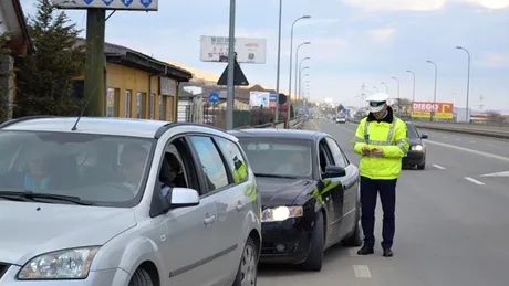 Toţi şoferii care sunt opriţi în trafic rămân cu maşinile ”marcate” de poliţişti. Care este motivul