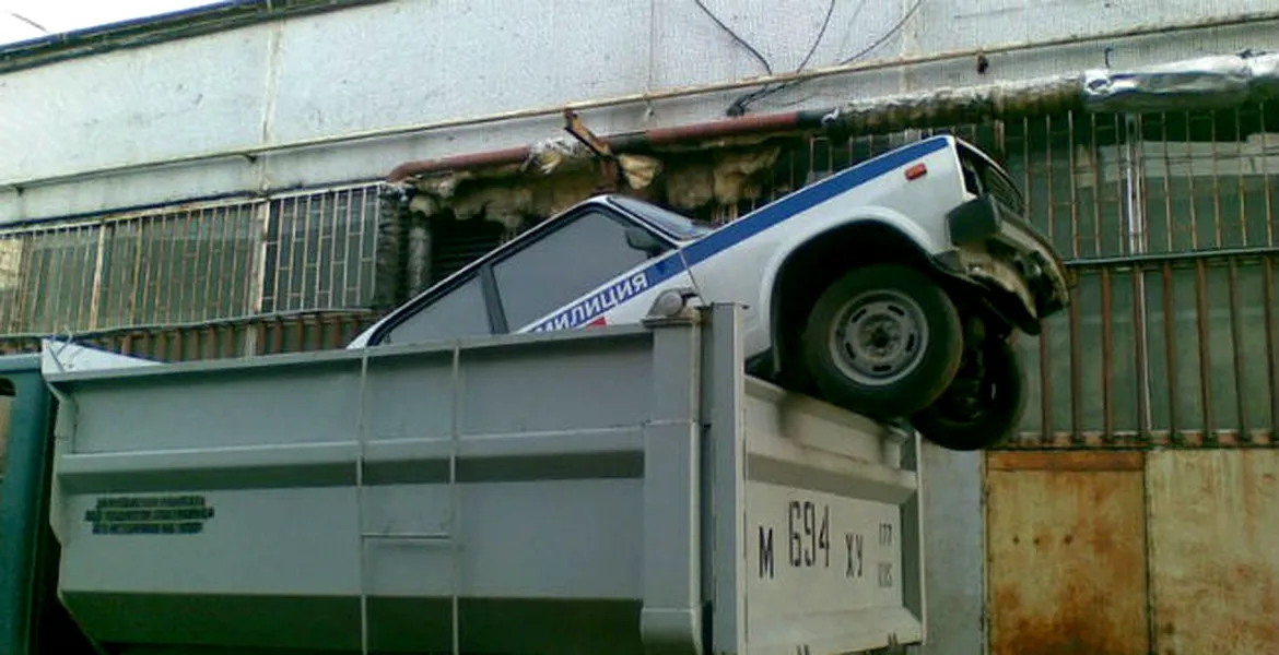 VIDEO: urmăririle cu poliţia în Rusia sunt puţin cam… cascadorii râsului