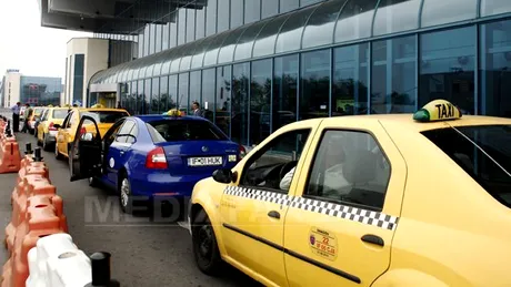 Taximetriştii o dau iar de gard, grav, la Otopeni - VIDEO