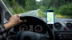 Care aplicație de navigație e mai bună în 2026: Comparație Google Maps și Waze: funcții, avantaje și diferențe