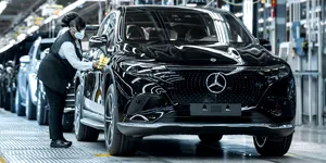 Mercedes-Benz deschide în Ungaria cea mai fabrică din Europa, dar a negociat ceva în schimb