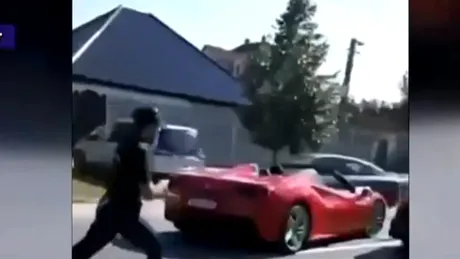 Șoferul unui Ferrari, oprit cu focuri de armă la Bocșa, după ce a lovit un polițist - VIDEO
