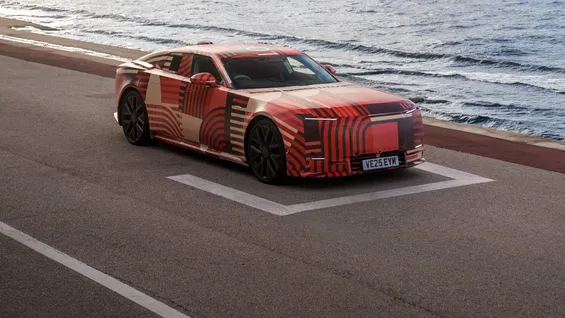 <span class='prepend'>Foto |</span> Jaguar Type 01 este tot mai aproape de lansare. Britanicii publică noi fotografii cu cel mai luxos EV al companiei