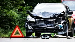 Mori sau nu la un accident cu 60 km/h? Expert: Este similar cu o cădere de la etajul 4